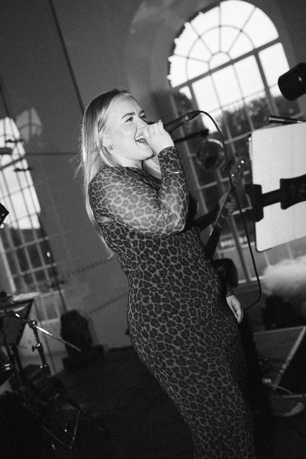 Neve and the Wreckage